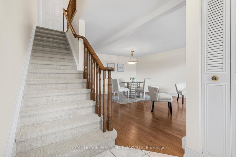4 - 2066 Brant St, Burlington, L7P 3A6 | Image 3