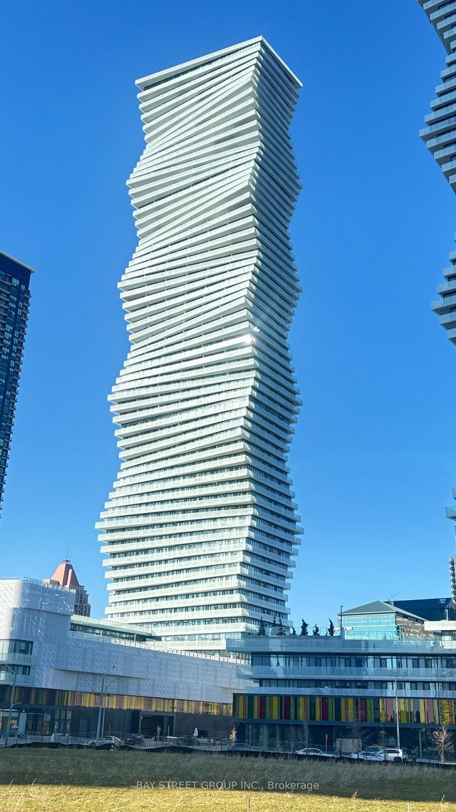 1004 - 3900 Confederation Parkway