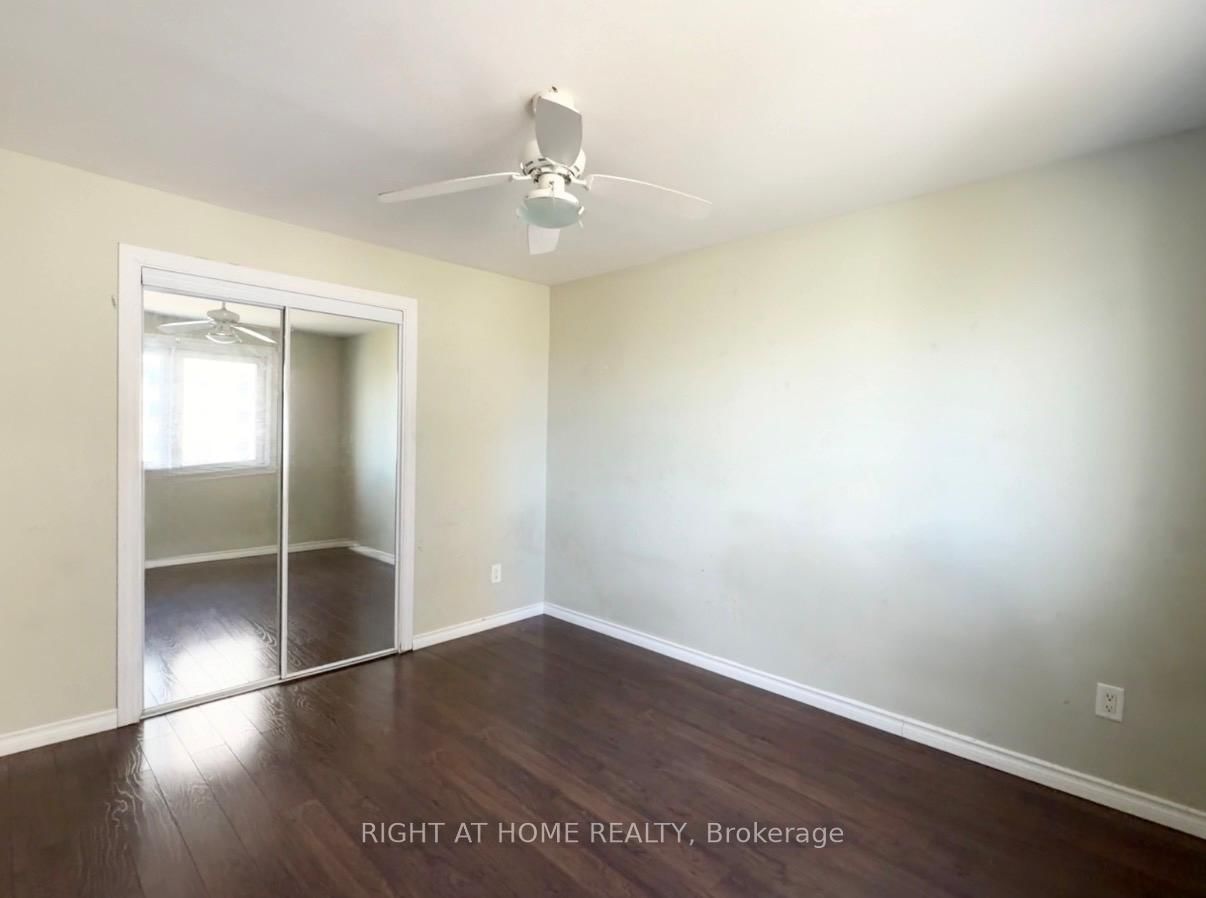 Townhouse for sale at 270 Town House Crescent, Brampton, Ontario, L6W 3C7 - Brampton East - MLS: W12968392