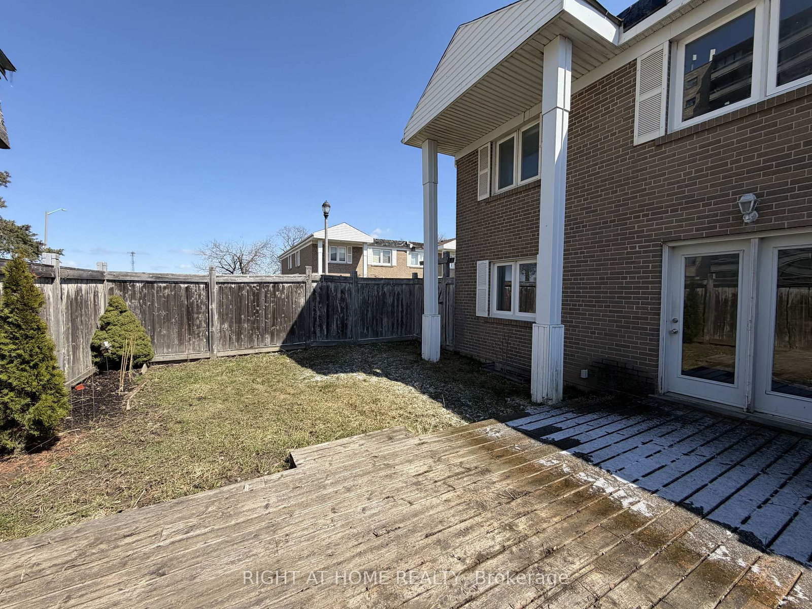 Townhouse for sale at 270 Town House Crescent, Brampton, Ontario, L6W 3C7 - Brampton East - MLS: W12968392