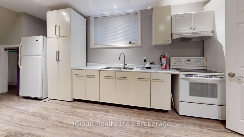 2 - 55 Royal Palm Dr, Brampton, L6Z 1P1 | Image 2