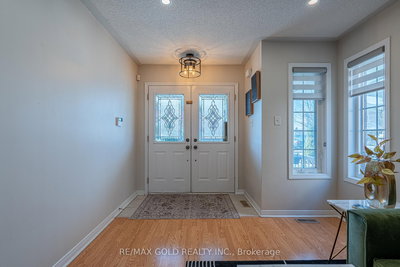 113 Rockgarden Tr, Brampton — 2