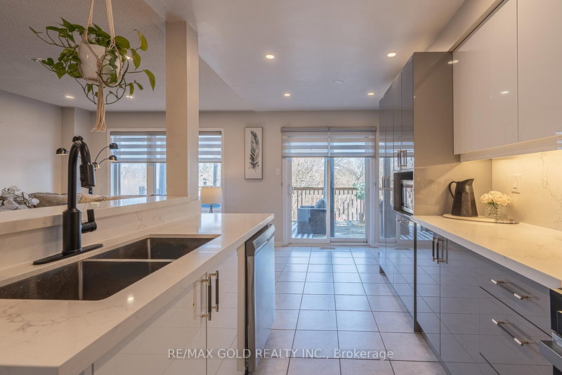 113 Rockgarden Tr, Brampton — 6