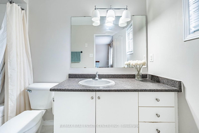 22 Tanasi Rd, Brampton — 18