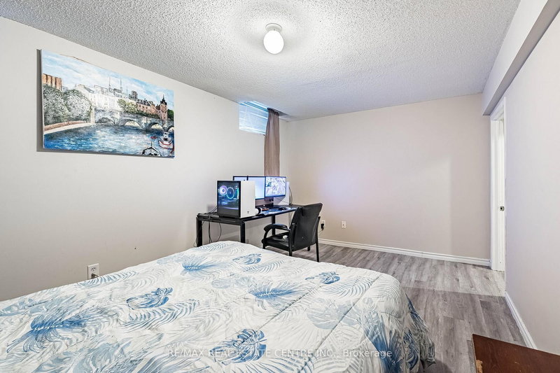 22 Tanasi Rd, Brampton — 30