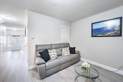 22 Tanasi Rd, Brampton — 5