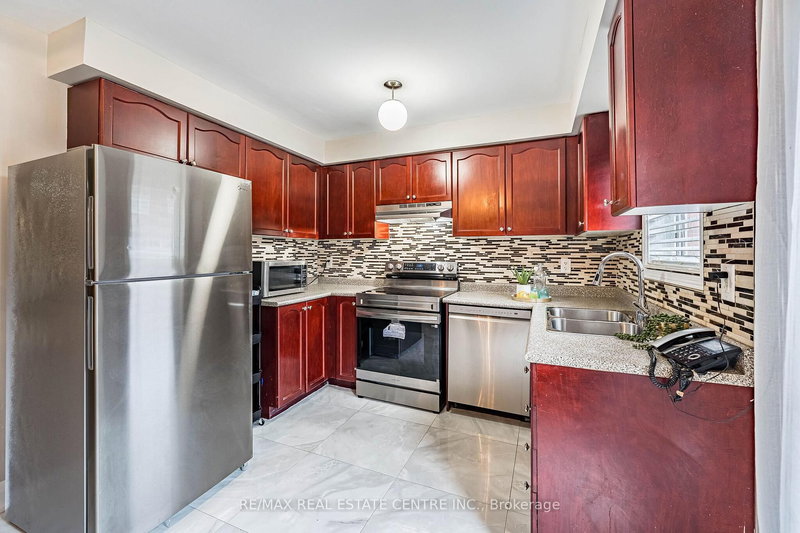 22 Tanasi Rd, Brampton — 8