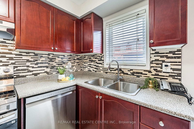 22 Tanasi Rd, Brampton — 9