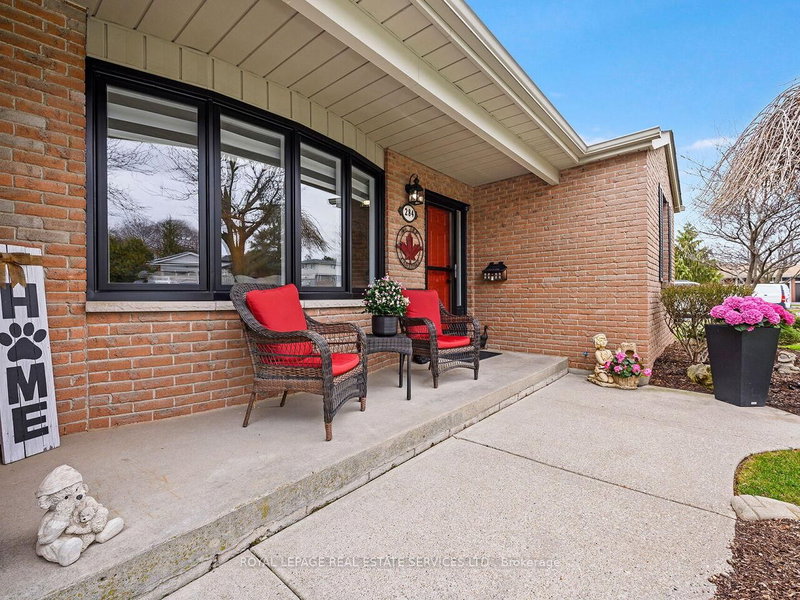 284 Ridge Dr, Milton, L9T 1X3 | Image 3