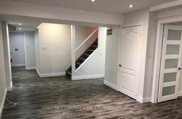 (Lower) - 981 Asleton Boulevard