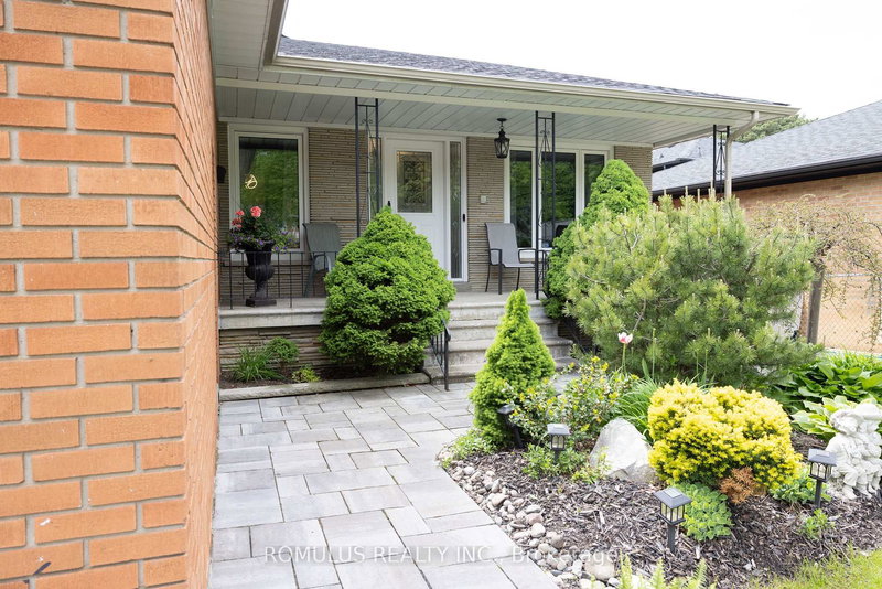 28 Eldorado Crt, Toronto, M3J 1X1 | Image 2