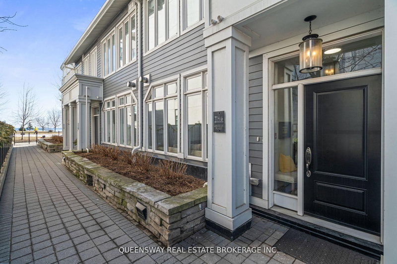 home for lease on TH6-2067 Lake Shore Boulevard