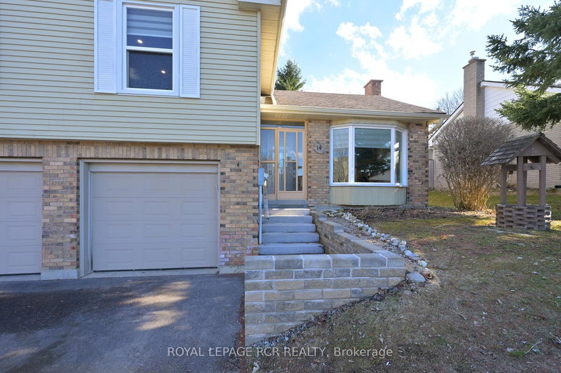 14 Goldgate Cres, Orangeville, L9W 4B5 | Image 2