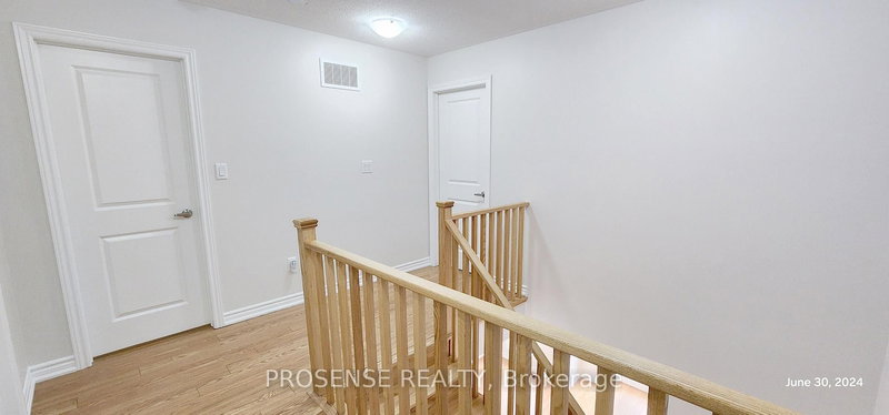 22 Ravenbury St, Brampton — 31