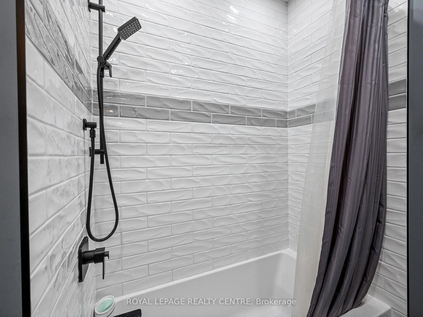 102 Twenty Third Street • Toronto, ON photo 21