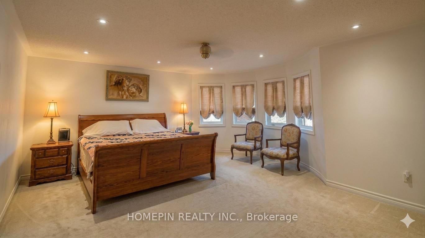 Detached House for sale at 74 Dewside Drive, Brampton, Ontario, L6R 0X5 - Sandringham-Wellington - MLS: W12969382