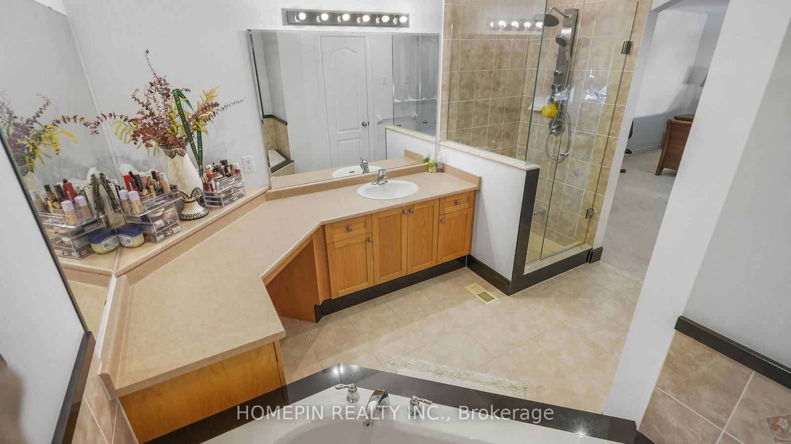 Detached House for sale at 74 Dewside Drive, Brampton, Ontario, L6R 0X5 - Sandringham-Wellington - MLS: W12969382