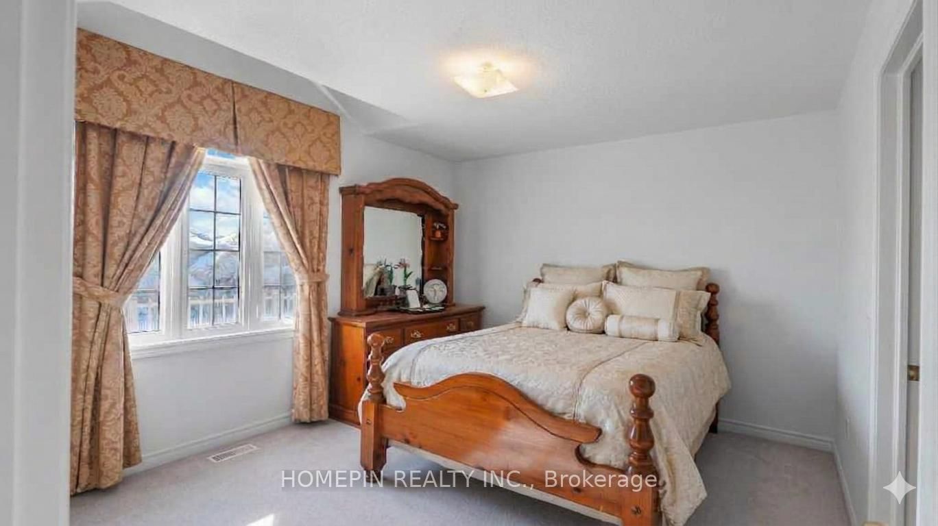 Detached House for sale at 74 Dewside Drive, Brampton, Ontario, L6R 0X5 - Sandringham-Wellington - MLS: W12969382