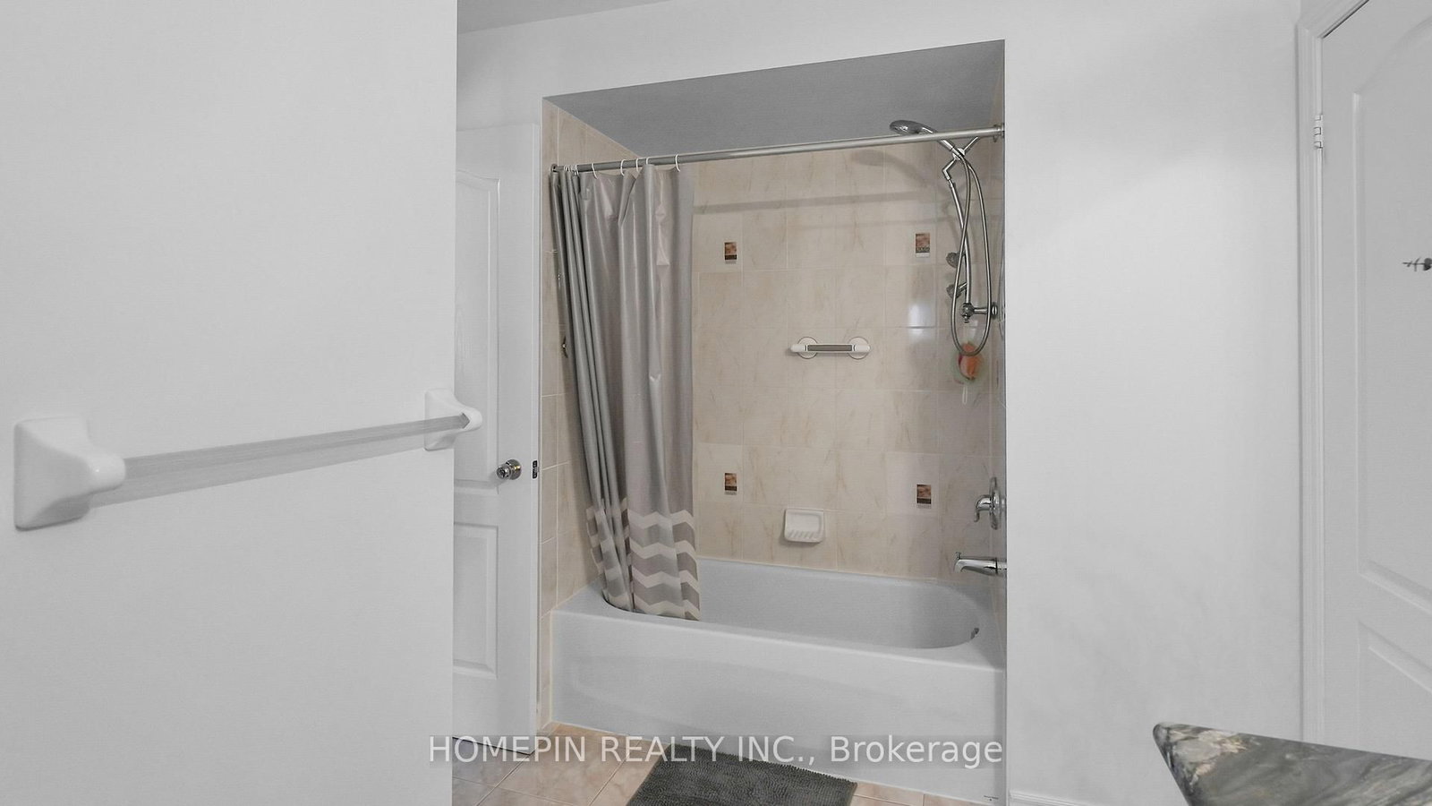 Detached House for sale at 74 Dewside Drive, Brampton, Ontario, L6R 0X5 - Sandringham-Wellington - MLS: W12969382