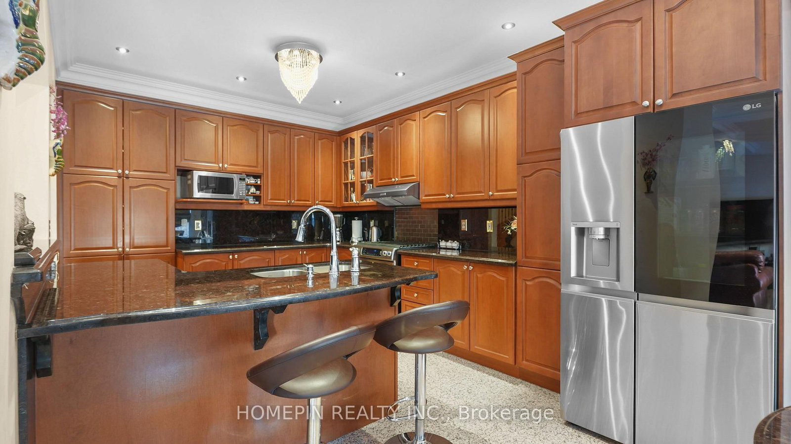 Detached House for sale at 74 Dewside Drive, Brampton, Ontario, L6R 0X5 - Sandringham-Wellington - MLS: W12969382