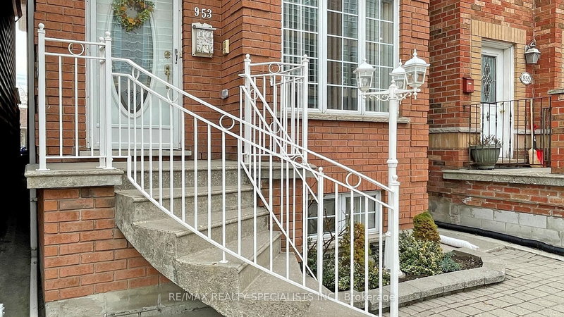 953 Dupont St, Toronto, M6H 1Z4 | Image 3