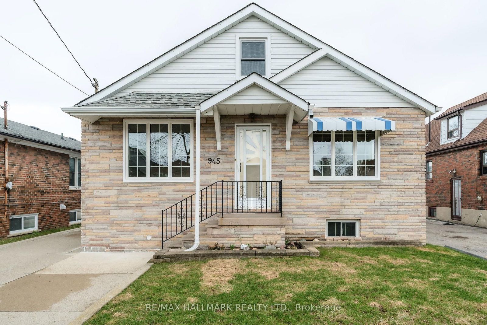 Property at 945 Glencairn