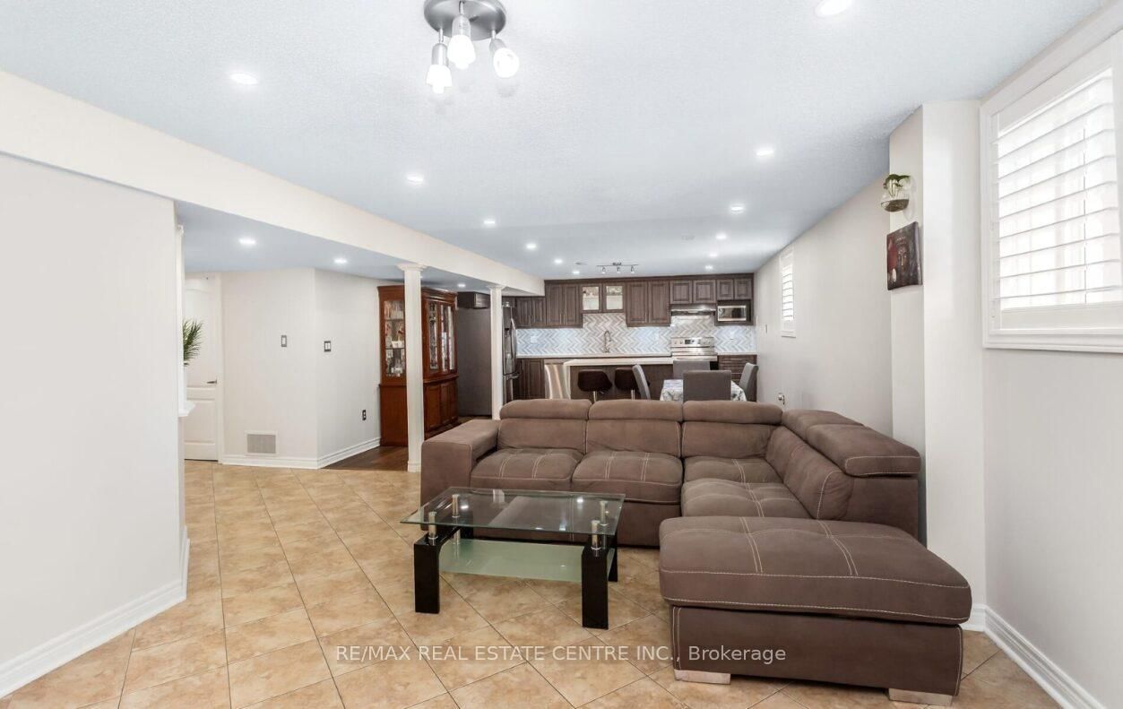 Listing Image 32