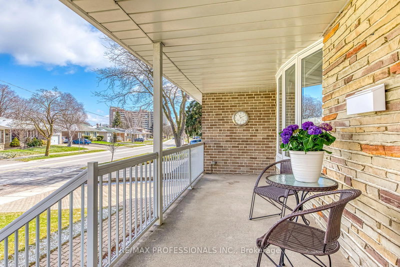 270 Wellesworth Dr, Toronto, M9C 4S7 | Image 3