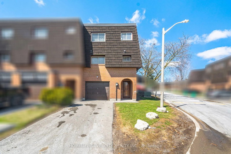 79 Darras Crt, Brampton, L6T 1W7 | Image 2