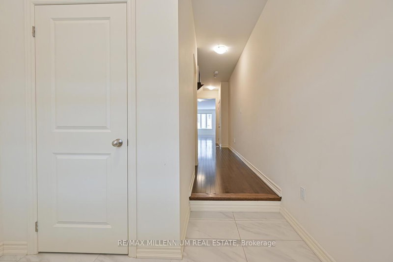Upper - 92 Adventura Rd, Brampton, L7A 5A7 | Image 2