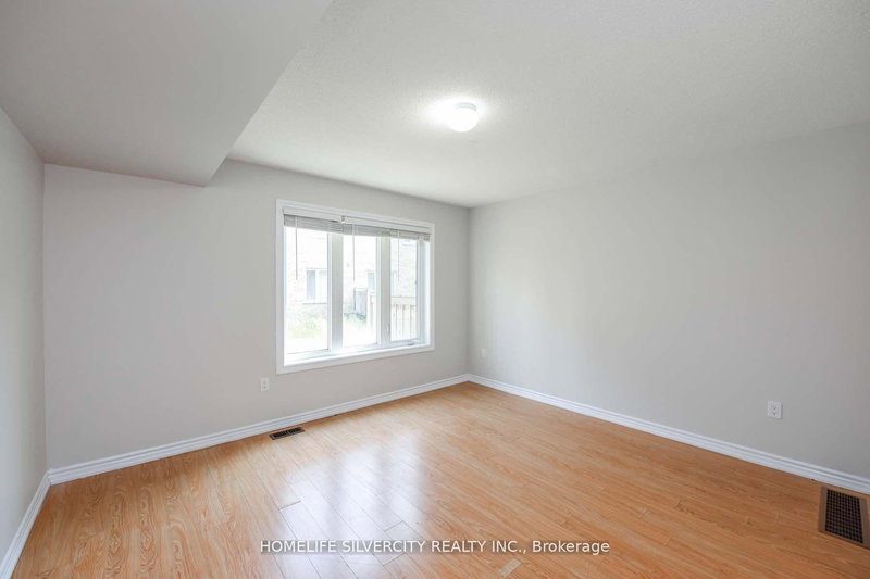 7 Miami Grve, Brampton, L6Z 0H7 | Image 3