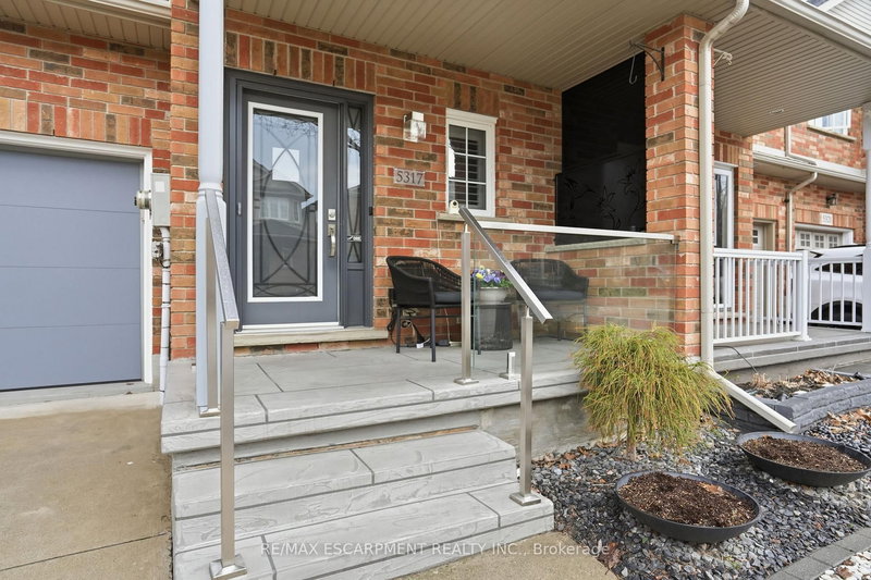5317 Applegarth Dr, Burlington, L7L 7E3 | Image 3