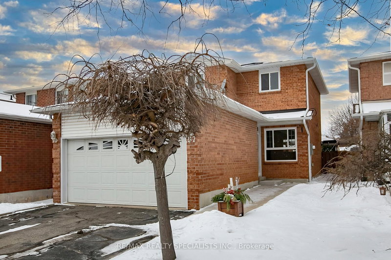 57 Ecclestone Dr, Brampton, L6X 3N2 | Image 2