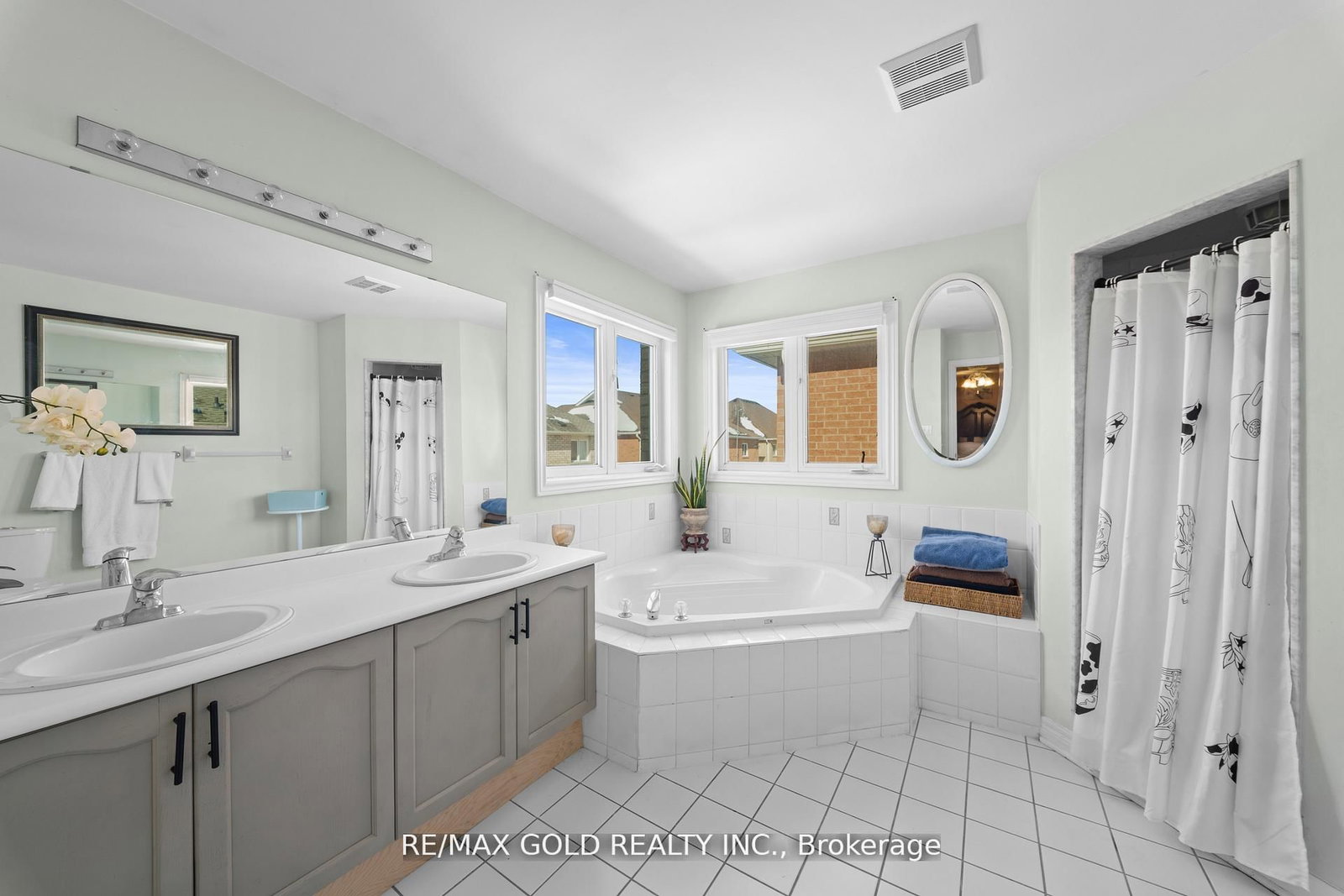 Detached House for sale at 88 Octillo Boulevard, Brampton, Ontario, L6R 2V6 - Sandringham-Wellington - MLS: W12970180