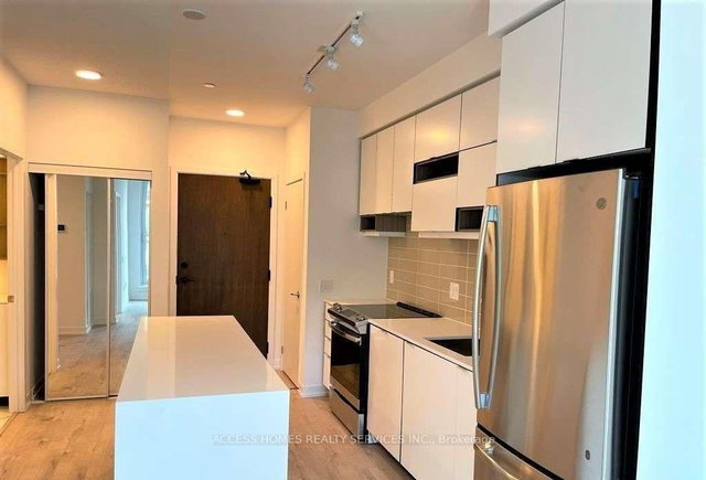 518 - 4065 Confederation Parkway