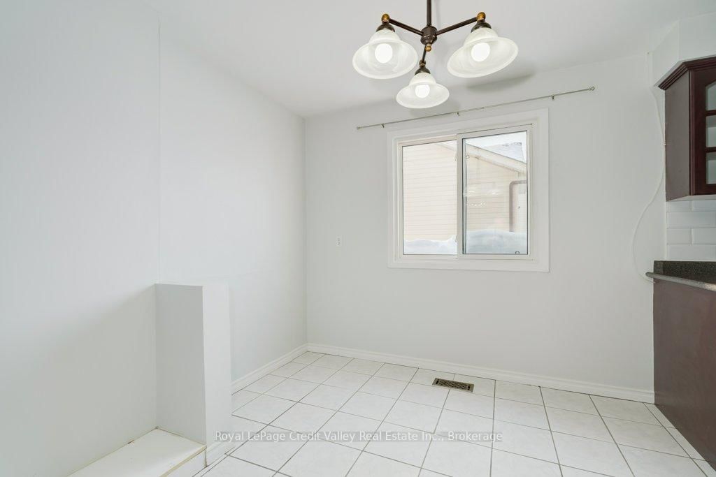 Semi-Detached House for sale at 376 Hansen Road, Brampton, Ontario, L6V 3P7 - Madoc - MLS: W12970386