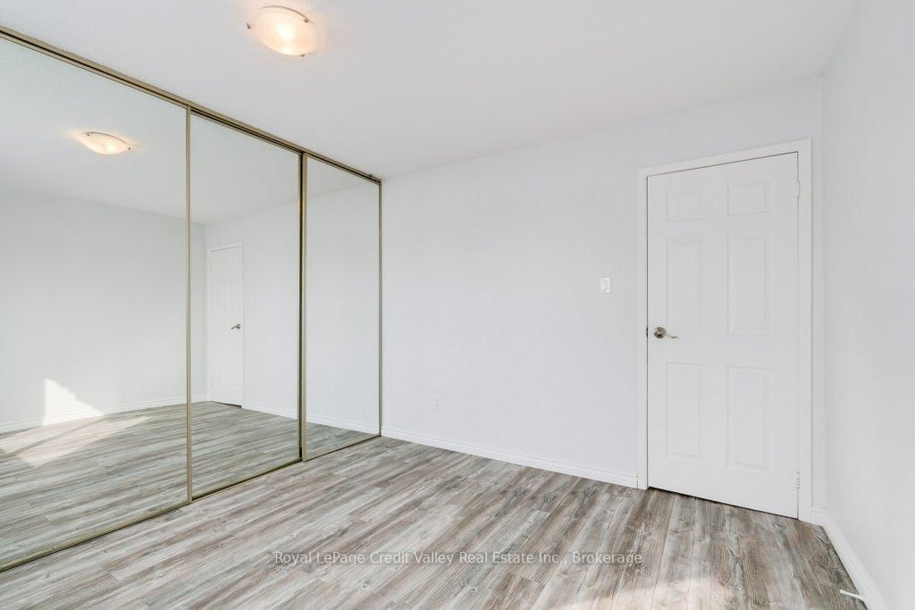 Semi-Detached House for sale at 376 Hansen Road, Brampton, Ontario, L6V 3P7 - Madoc - MLS: W12970386