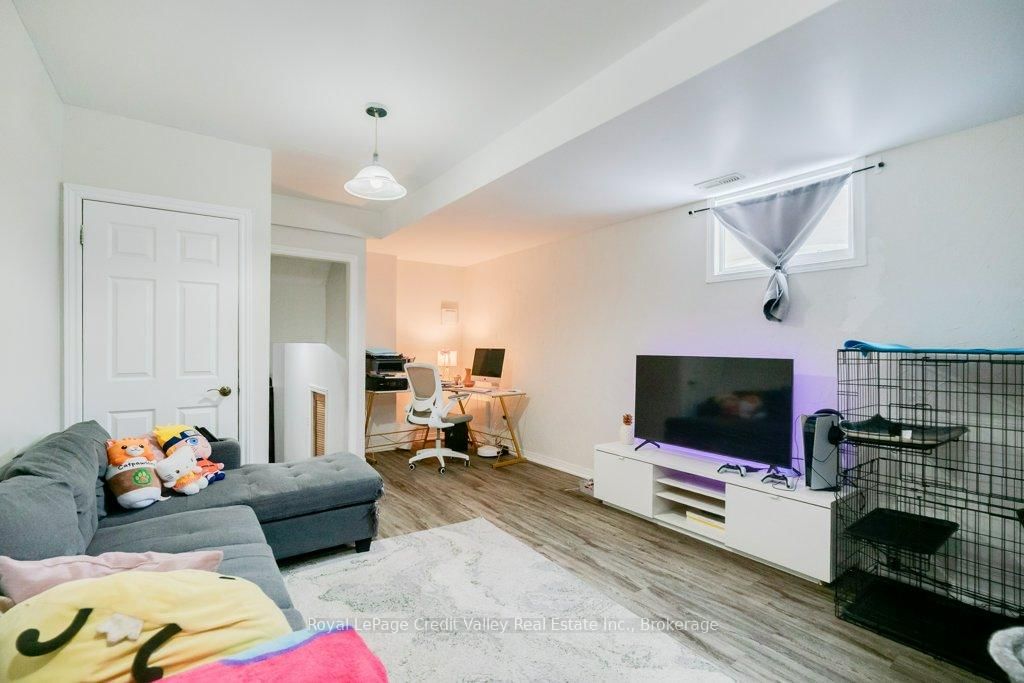 Semi-Detached House for sale at 376 Hansen Road, Brampton, Ontario, L6V 3P7 - Madoc - MLS: W12970386