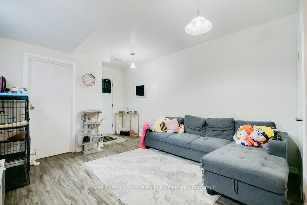 Semi-Detached House for sale at 376 Hansen Road, Brampton, Ontario, L6V 3P7 - Madoc - MLS: W12970386