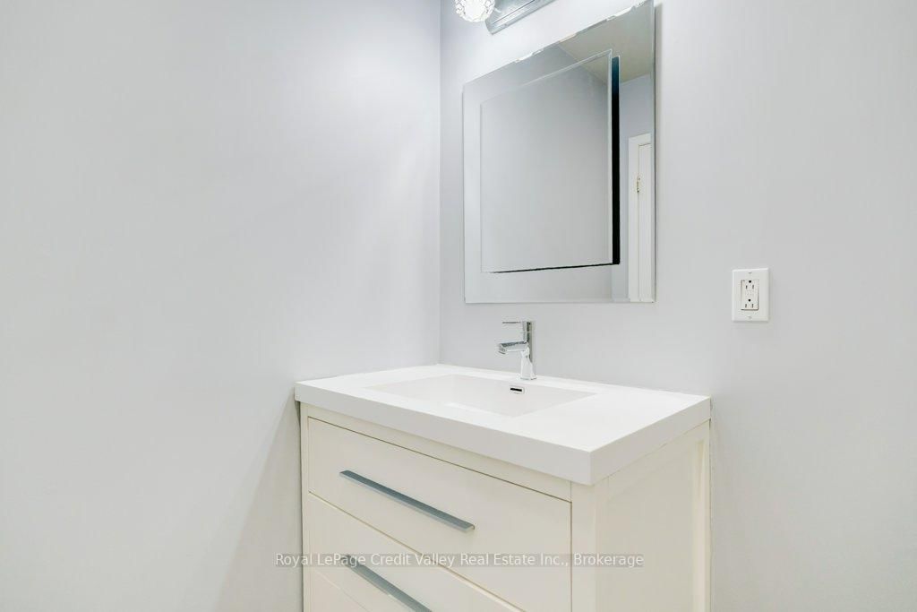 Semi-Detached House for sale at 376 Hansen Road, Brampton, Ontario, L6V 3P7 - Madoc - MLS: W12970386