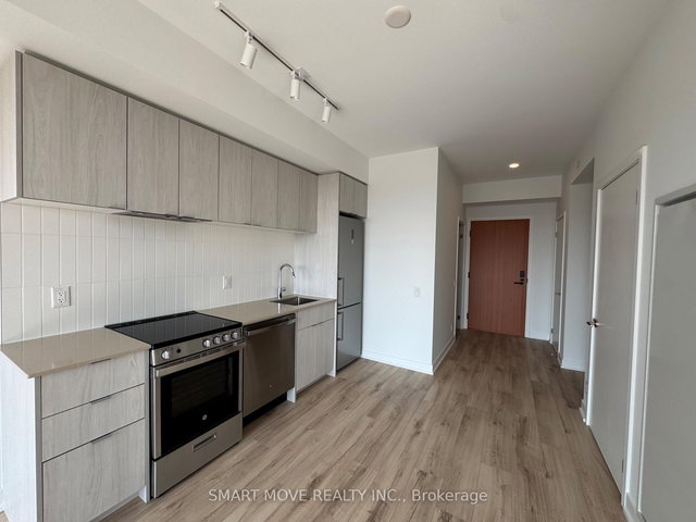 809 - 1660 Bloor Street