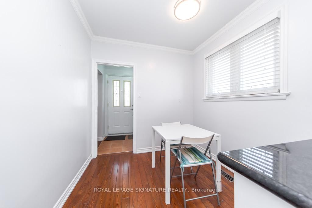 Detached House for sale at 33 Renault Crescent, Toronto, Ontario, M9P 1J2 - Humber Heights - MLS: W12970632