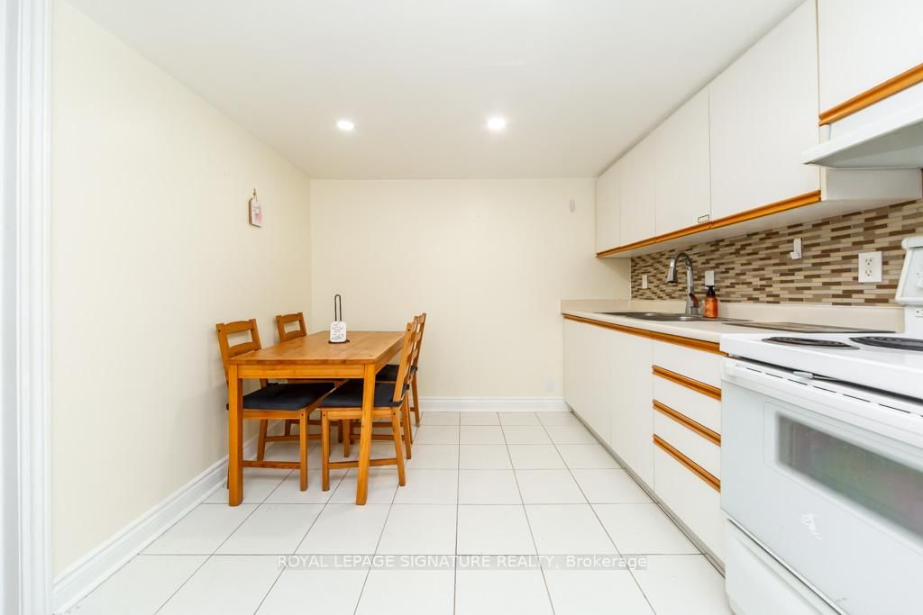 Detached House for sale at 33 Renault Crescent, Toronto, Ontario, M9P 1J2 - Humber Heights - MLS: W12970632