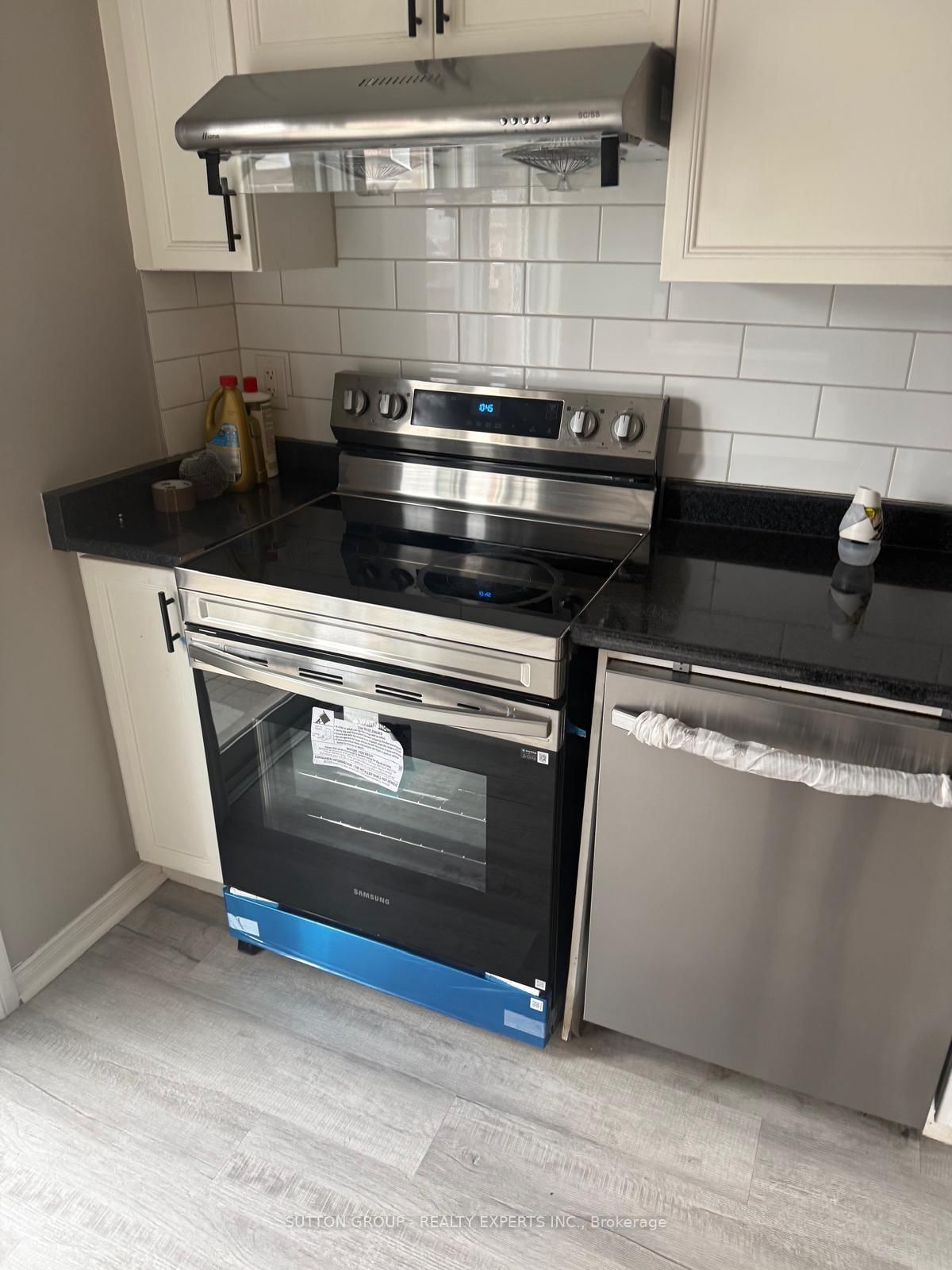 Townhouse for sale at 63 Wickstead Court, Brampton, Ontario, L6R 1N8 - Sandringham-Wellington - MLS: W12970662