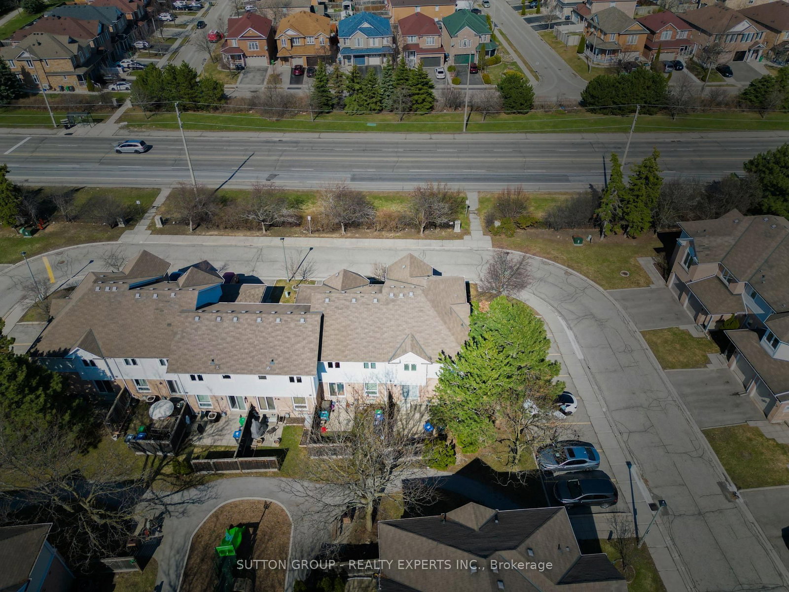 Townhouse for sale at 63 Wickstead Court, Brampton, Ontario, L6R 1N8 - Sandringham-Wellington - MLS: W12970662