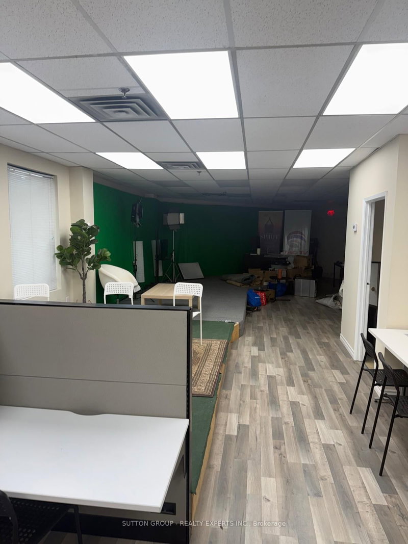35 - 2355 Derry Rd E, Mississauga, L5S 1V6 | Image 2