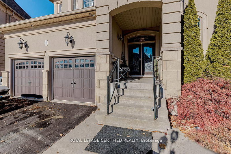 13 Chinzan Way S, Brampton, L6X 0W6 | Image 3