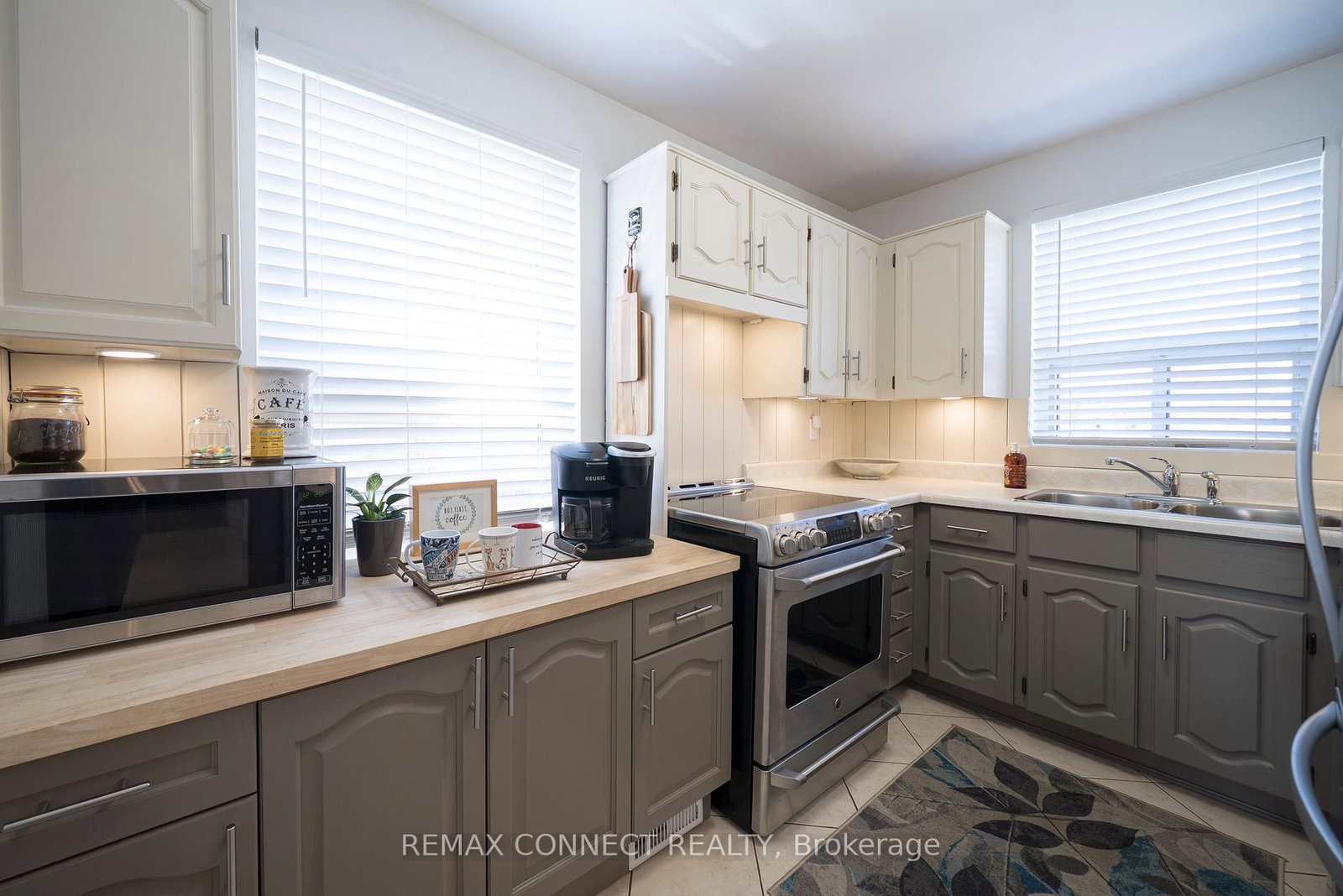 Detached House for sale at 961 Ribston Road, Mississauga, Ontario, L4Y 1B5 - Lakeview - MLS: W12970832