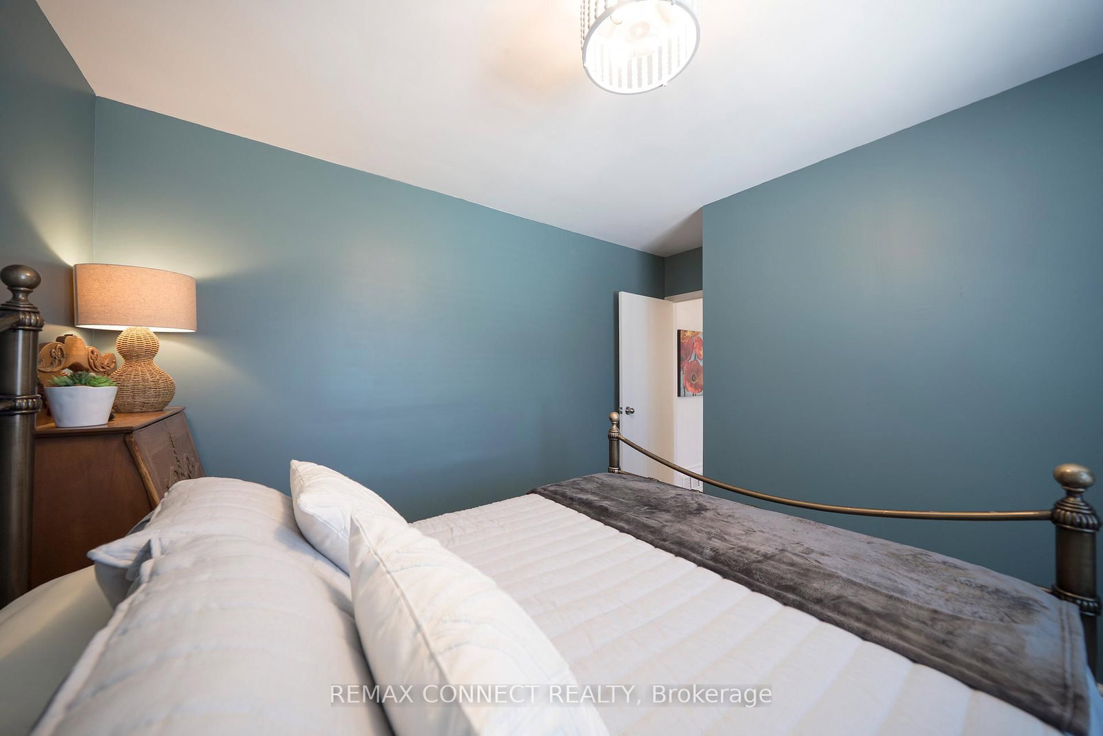 Detached House for sale at 961 Ribston Road, Mississauga, Ontario, L4Y 1B5 - Lakeview - MLS: W12970832