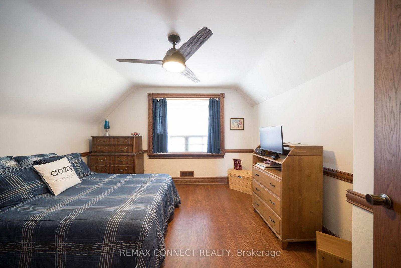 Detached House for sale at 961 Ribston Road, Mississauga, Ontario, L4Y 1B5 - Lakeview - MLS: W12970832